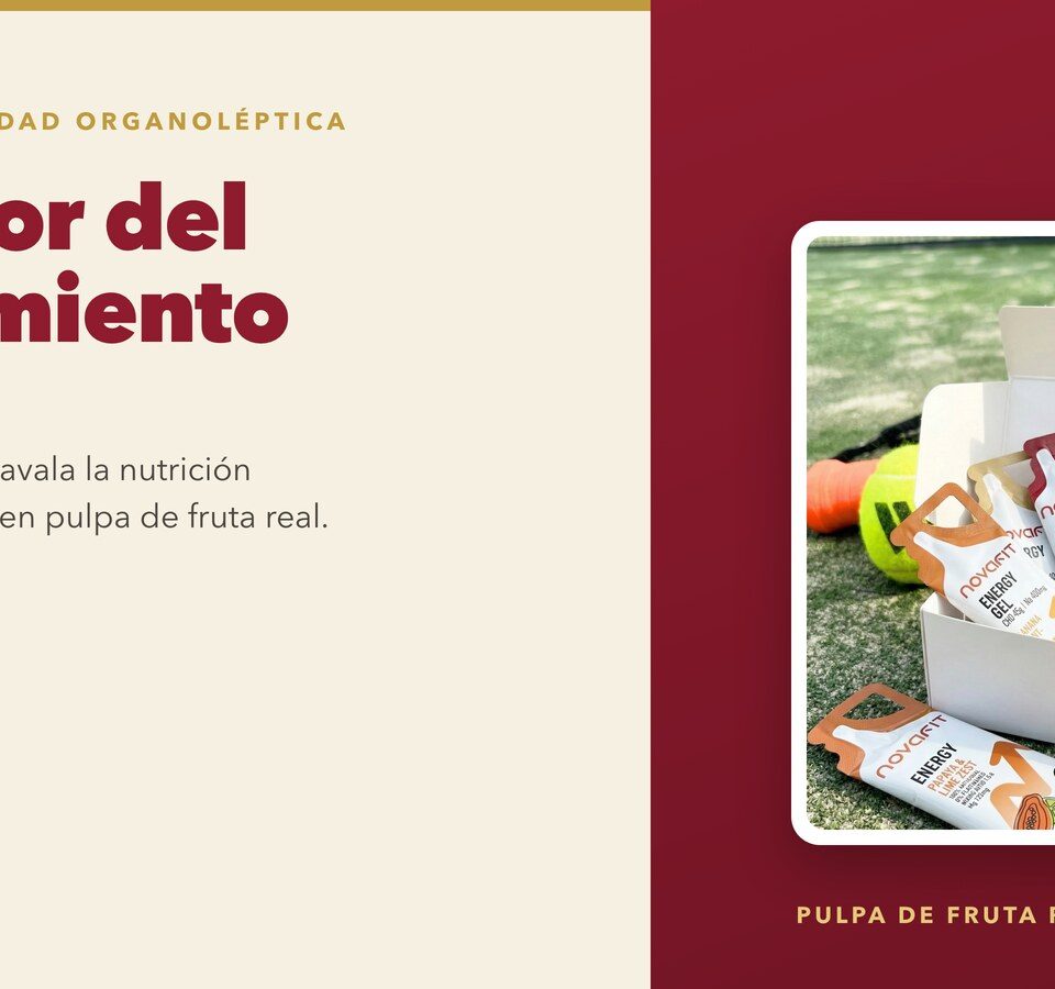 Portada del artículo "El sabor del rendimiento" junto a una caja de geles energéticos NovaFit de fresa y remolacha, papaya con lima y plátano con menta en una pista de pádel